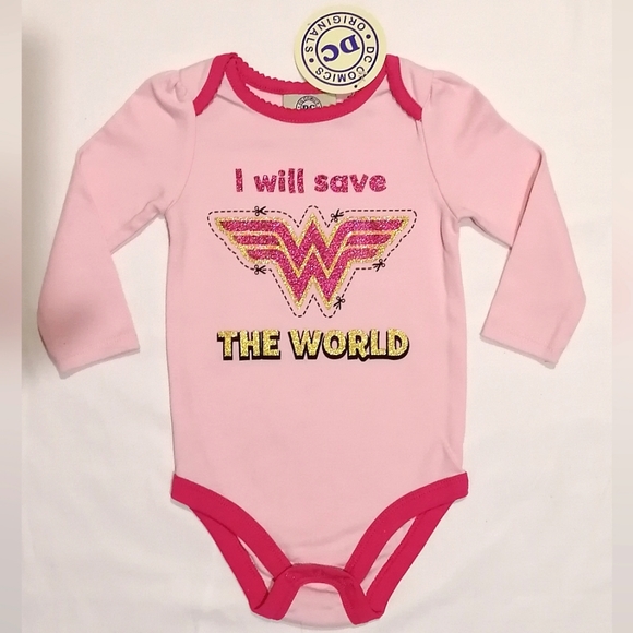 🔥SALE🔥 Wonder Woman DC Comics Baby Onesie NWT Sizes 0-3mths,6-12mths,12-18mths - Picture 1 of 7